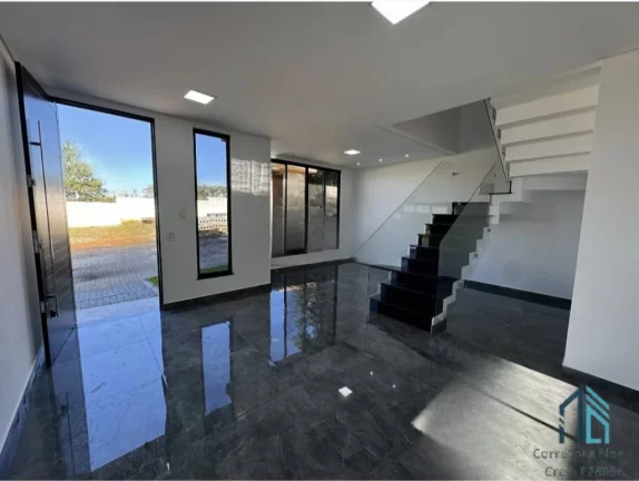 Foto do imóvel: Sobrado em condomínio, amplo terreno, 03 quartos c/suíte, no Guabirotuba em Colombo -PR