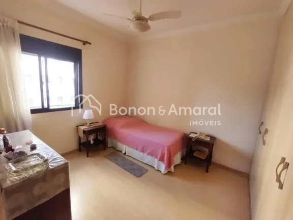 Imagem Apartamento com 3 dormitórios, todos com armários embutidos, incluindo 1 suíte. O imóvel possui ...