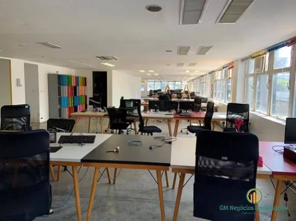 Imagem Aluga-se / Vende-se meia laje comercial na Faria Lima em prédio Reformado