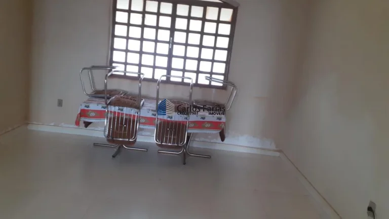 Imagem Chácara para Venda em Cidade Ocidental, Quintas Itapuã, 5 dormitórios, 1 suíte, 4 banheiros, 2 vagas