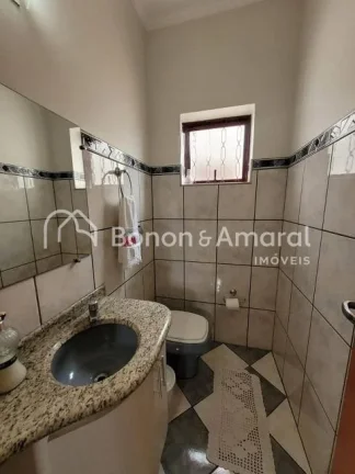 Imagem Lindo e espaçoso sobrado com uma área construída de 288 m². Esse imóvel possui todos os espaço...