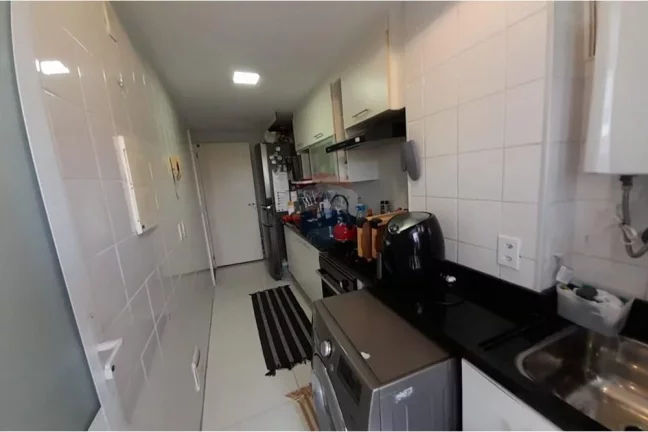 Imagem Apartamento à venda com 2 quartos, 1 suíte com 64 m² em Vila Valqueire-RJ