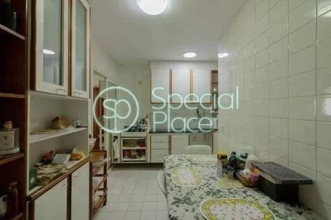 Imagem Moema Pássaros - Ótima localização Apartamento com bastante luz natural, dormitórios e cozinha ...