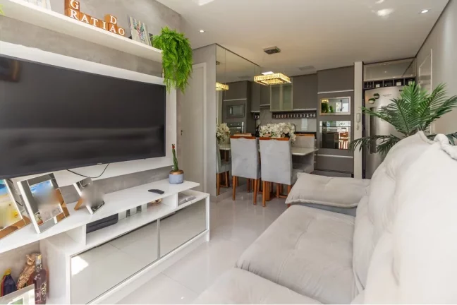 Imagem Apartamento reformado 2 Dormitórios, sendo 1 suite, sacada e vaga.