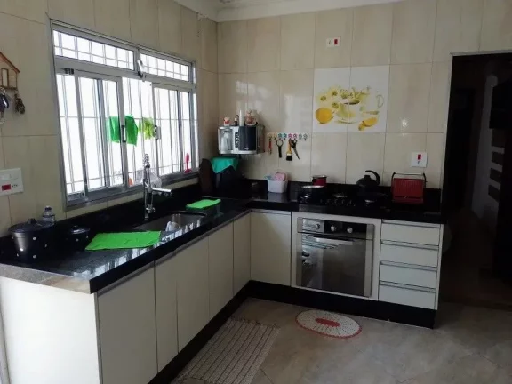 Imagem Sobrado com 3 dormitórios à venda, 185 m² por R$ 588.000,00 - Cidade Edson - Suzano/SP