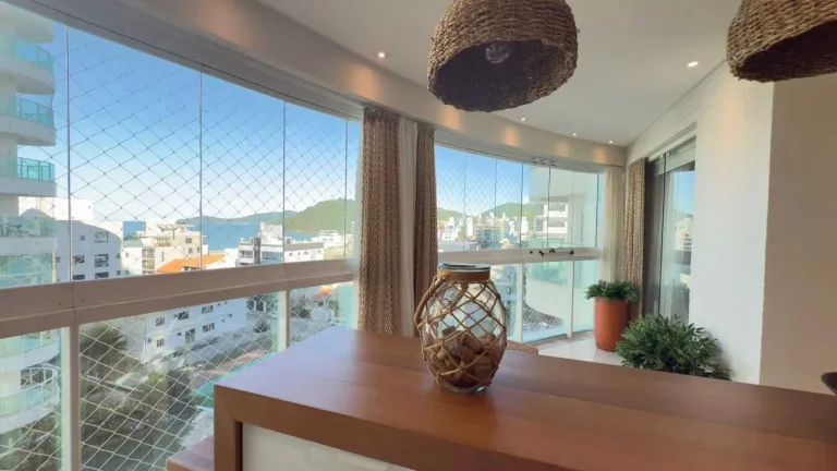 Imagem Apartamento alto padrão com 3 suítes e 3 vagas de garagem na Praia Brava Itajaí/SC
