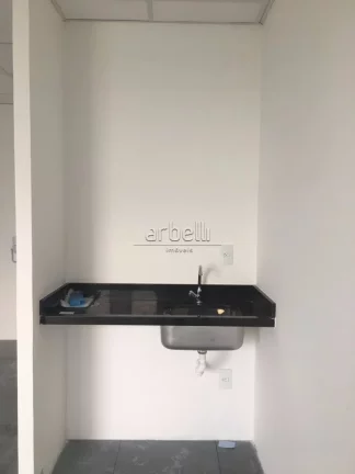 Imagem Sala comercial recém reformada no decimo sétimo andar, com 42 metros quadrados, com 1 banheiro, co...