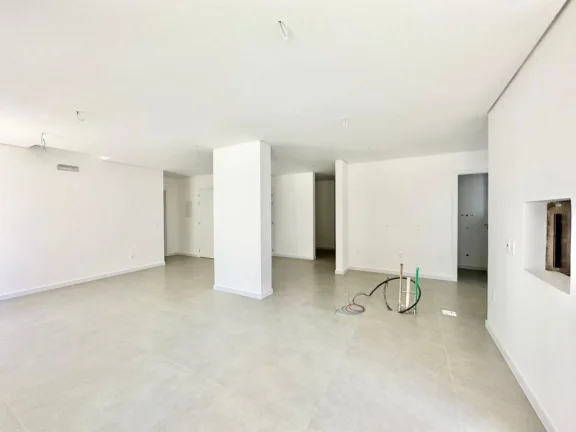 Imagem Casa 4 Dormitórios - Bairro Navegantes