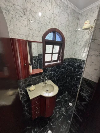 Imagem Sobrado com 2 suítes com garagem - Próximo Praça Sampaio Vidal