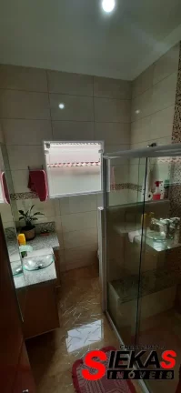 Imagem Imperdível! Casa à venda em São Paulo-SP, Itaquera, 4 quartos, 2 suítes, 2 salas, 3 banheiros, 3 vagas, 165m². Confira!