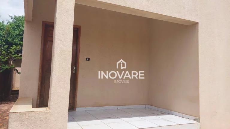 Imagem Casa com 3 dormitórios à venda por R$ 350.000,00 - Setor Afonso Pena - Itumbiara/GO