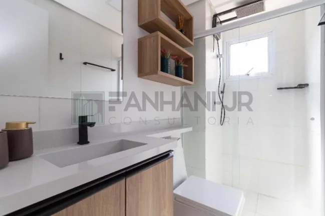 Imagem O Residencial Means do Campo oferece apartamentos de 58m² com 2 dormitórios, sendo 1 suíte, sala para 2 ambientes com varanda, cozinha ampla, 2 wc, ár