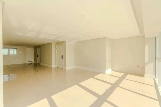 Imagem Apartamento com 3 suítes e 3 vagas de garagem em Balneário Camboriú