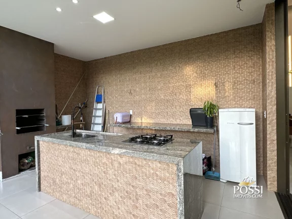 Imagem Casa Linear com 4 Suítes e Amplo Quintal no Condomínio Riviera Park