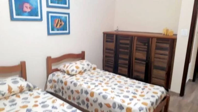 Imagem CASA LADO PRAIA - TODA REFORMADA - 3 DORMITORIOS S/UMA SUITE