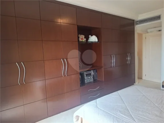 Imagem Apartamento à venda com 4 quartos, sendo 4 suítes, no condomínio Royal Gate, São Paulo - SP