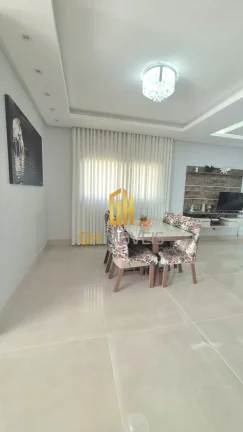 Imagem O sobrado possui:

- Casa toda em ESQUADRIAS
- Sala ampla com 2 ambientes integrada à área de laze...