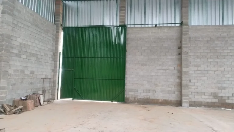Imagem Barracão Galpão com 700m² George Oetterer Iperó - SP
