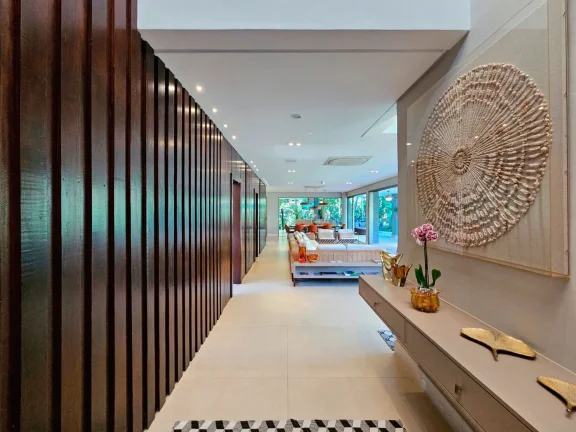 Imagem Residência de Luxo à Venda na Riviera de São Lourenço Módulo 17: 7 Quartos, 7 Suítes e 594m² de Pura Sofisticação!