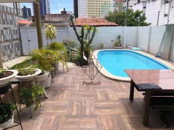 Imagem Casa de 1º andar com piscina nas proximidades de restaurantes e supermercado no Manaíra - CA0172