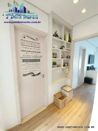Imagem Charmosa residência com 3 dormitórios sendo 1 suíte com closet em condomínio fechado com traços...
