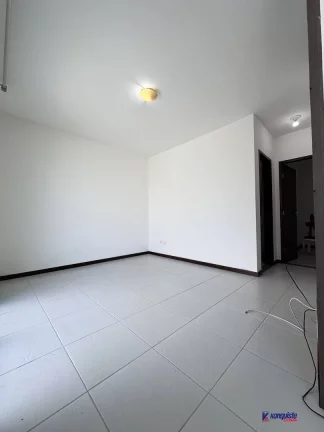 Imagem VENDO CASA DE 2 DORMITORIOS NO CONDOMÍNIO MORADA SALVADOR DALII