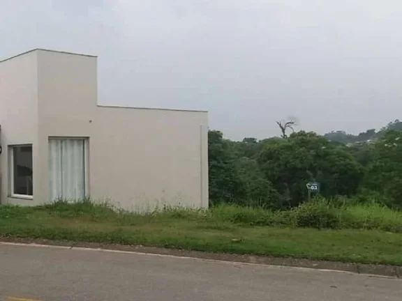 Imagem Cond. Golf Village (LOTE) 578,70 m² alto em declive, com linda vista!