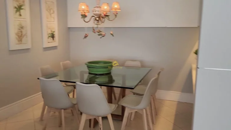 Imagem Apartamento Lateral com Vista Parcial para o Mar

Situado em um dos pontos mais privilegiados da Ens...