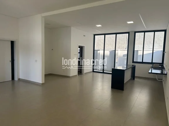 Imagem Desfrute de Conforto e Elegância na Linda Casa do Res. Golden Park II: 3 Dormitórios (2 Suítes), 3 Banheiros, 2 Vagas e Amplo Terreno de 250m²!