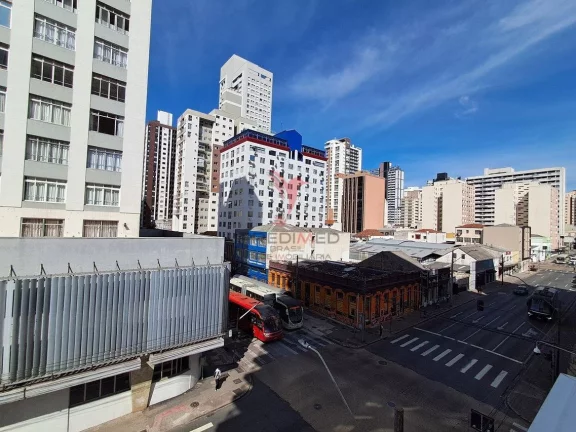 Imagem Stúdios Novos com Sacada ,no Centro de Curitiba com 27 m