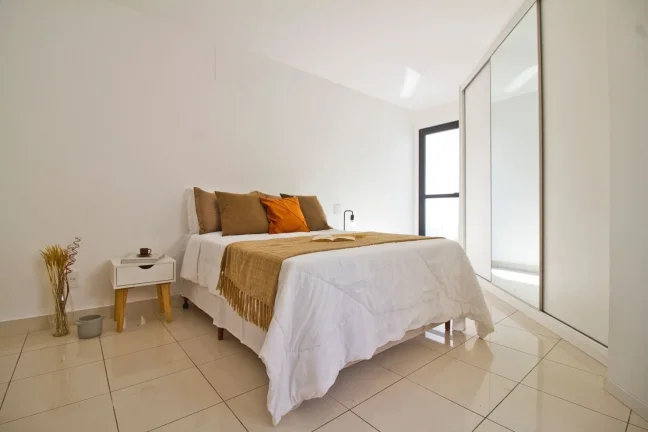 Imagem Apartamento 34M² Reformado, 1Q, 1 Banheiro, 1 Vaga, Varanda, Piscina, Academia, Salão de Festas, Sol da Manhã, Portaria 24h.