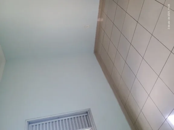 Imagem ???? "Essa casa enorme tá desocupada e pode ser sua! Olha só essa localização..."