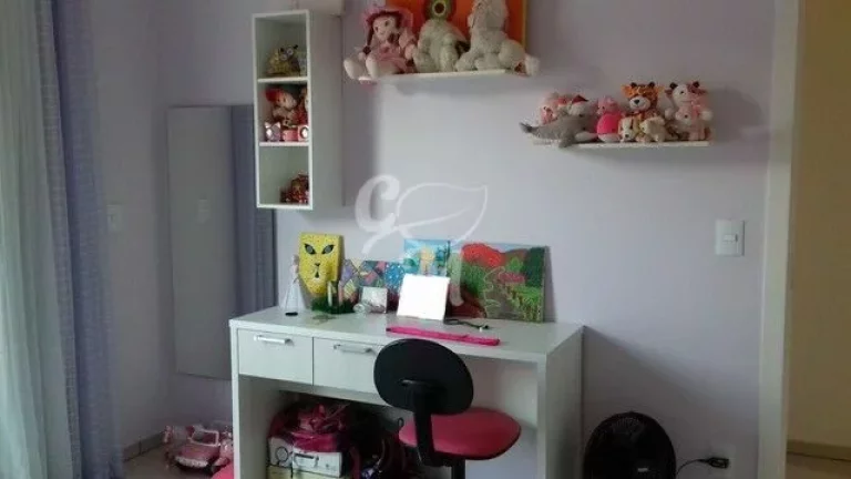 Imagem Casa com ótimo acabamento e decoração.
