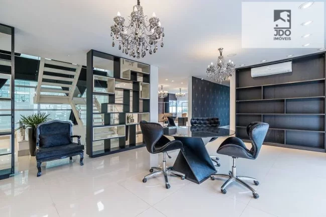 Imagem Casa Triplex a Venda no bairro Jardim Social - Curitiba, PR