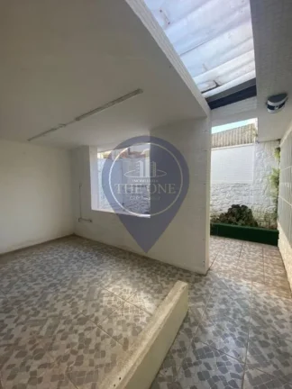 Imagem Imóvel Comercial de Alto Padrão em São Paulo-SP: 8 Salas, 1 Banheiro, 3 Vagas, 400m² na Água Funda!