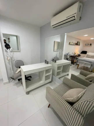 Imagem Casa Comercial Itaim Bibi - 200M², 8 Salas, 5 Banheiros