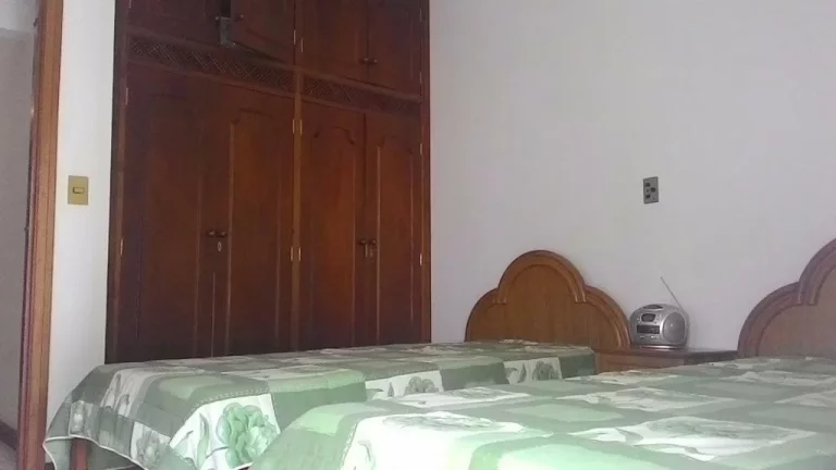 Imagem Praia de Pitangueiras - Local nobre - Ótimo lazer - Alto padrão - 2 vagas - Ampla varanda - 135 m² de área útil.