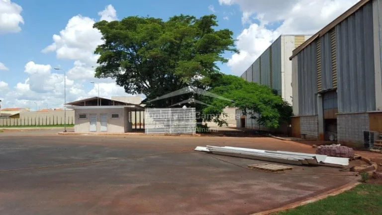 Imagem Prédio industrial/comercial diferenciado, próximo da Rodovia Professor Zeferino Vaz (SP 332), pró...