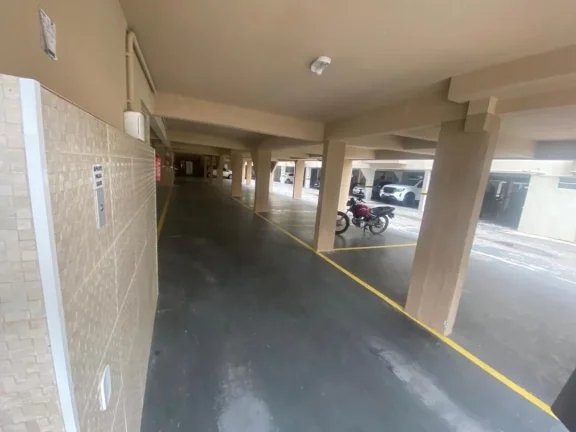 Imagem Apartamento mobiliado com churrasqueira a carvão e varanda na quadra mar na praia de Gravatá em Navegantes a venda pela Imobiliária Adriano Carpes