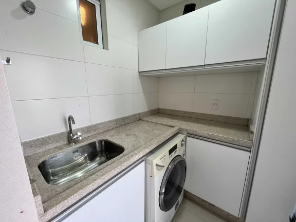 Imagem Apartamento mobiliado com 3 suítes e 2 vagas - Na Av. Central em Balneário Camboriú/SC