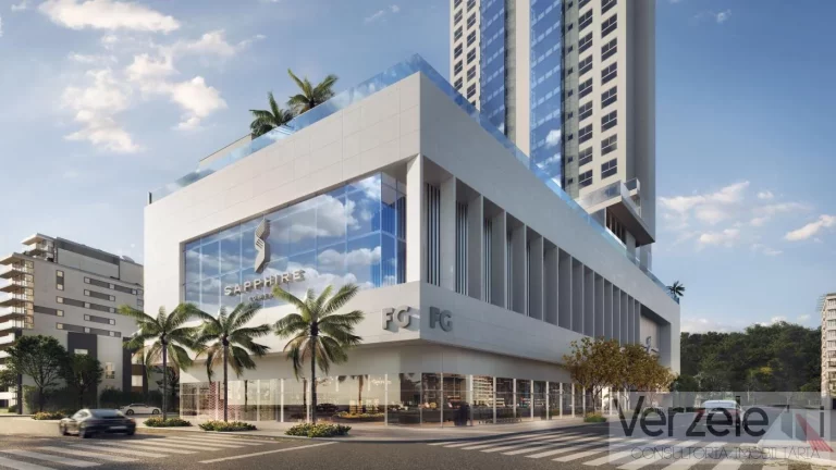 Imagem Apartamento 4 ou + dormitórios para Venda em Balneário Camboriú / SC no bairro Centro