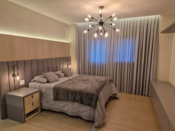 Imagem Casa com 5 suítes e 6 vagas de garagem em condomínio no Centro de Camboriú