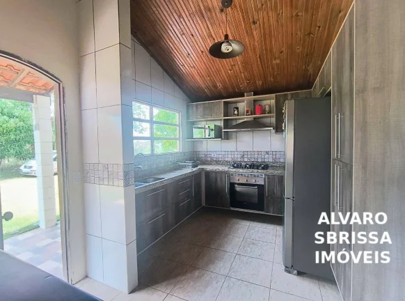 Imagem Chácara com 24 000m2 2 casas 2 barracões e piscina à venda próximo ao Pesqueiro do Tio Oscar em Itu SP Perfeita para morar ou alugar para Airbnb