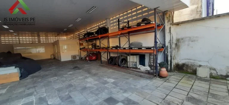 Imagem Galpão à venda em Jaboatão dos Guararapes-PE, bairro Candeias: 4 salas, 2 banheiros, 25 vagas de garagem, 342m² de área