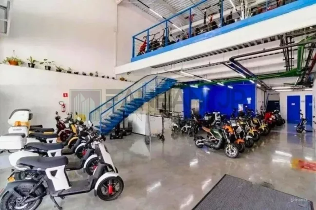 Imagem Imperdível: Casa Comercial à Venda em Pinheiros, São Paulo-SP - 8 salas, 4 banheiros, 4 vagas de garagem, 966 m² de área.