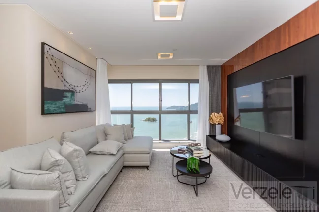 Imagem Apartamento Quadra Mar para Venda em Balneário Camboriú / SC no bairro Centro