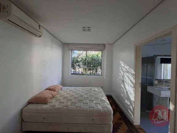 Imagem Casa com 2 dormitórios, 94 m² - venda por R$ 750.000,00 ou aluguel por R$ 4.860,00/mês - Rio Branco - Porto Alegre/RS