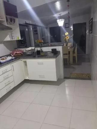 Imagem Casa no Eduardo Gomes - 3 Quartos, Suíte, 2 Banheiros, 2 Vagas de Garagem - Confira!