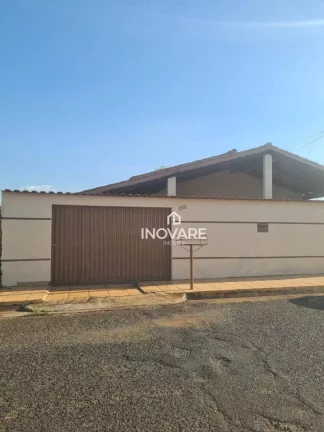 Imagem Casa com 3 dormitórios, 196 m² - venda por R$ 275.000,00 ou aluguel por R$ 1.600,00/mês - Setor Afonso Pena - Itumbiara/GO