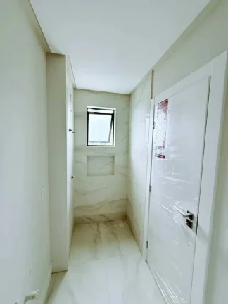 Imagem Apartamento sem mobilia com 4 dormitórios sendo 4 suítes e 4 vagas de garagem em Balneário Camboriú